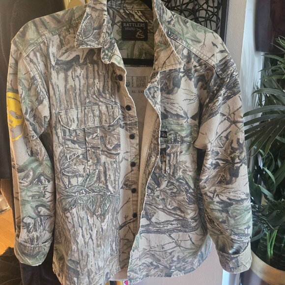 Shacket - Picture 3 of 3